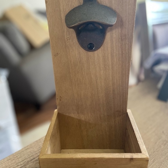 Wood bottle opener with box to catch caps G6 - Picture 1 of 4